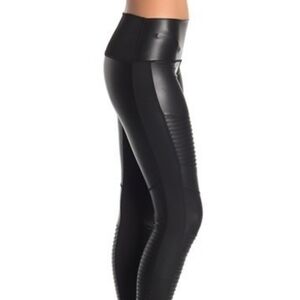 🎉Host Pick🎉 Bagatelle Faux Leather skinny pants